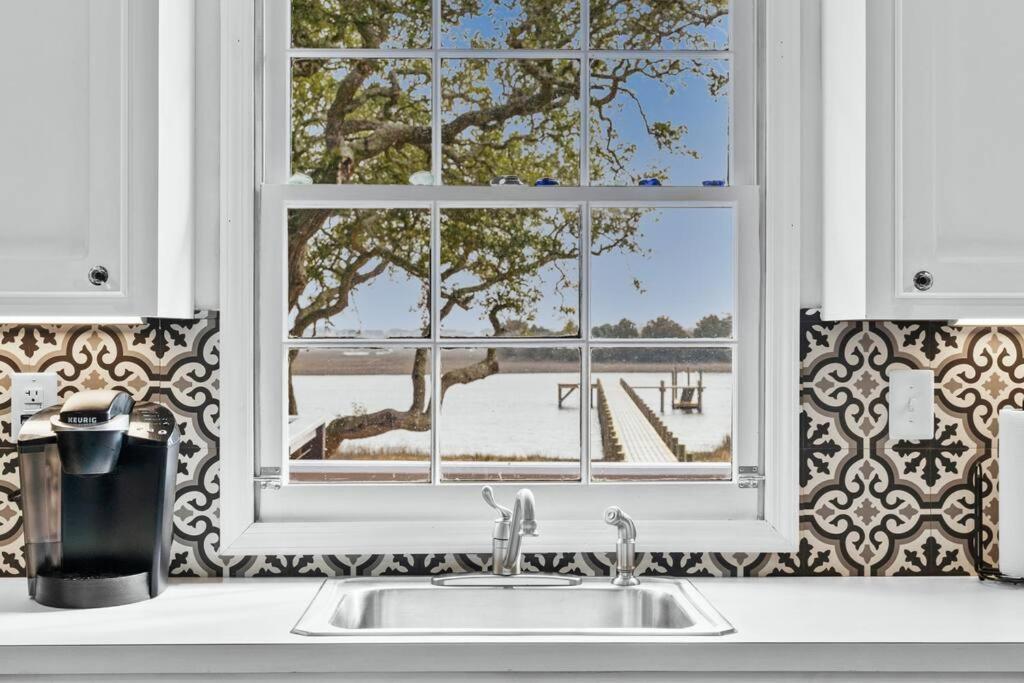 Dolphin Cove - Whole Waterfront House With Dock Villa Ocean Isle Beach Exteriör bild