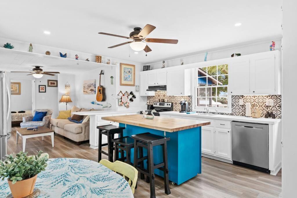 Dolphin Cove - Whole Waterfront House With Dock Villa Ocean Isle Beach Exteriör bild